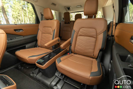 2022 Nissan Pathfinder, second row captain's chairs
